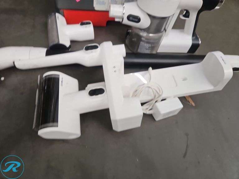 Tineco VS121200US Cordless Vacuum and Accessories, 21.6V - Roller Auctions