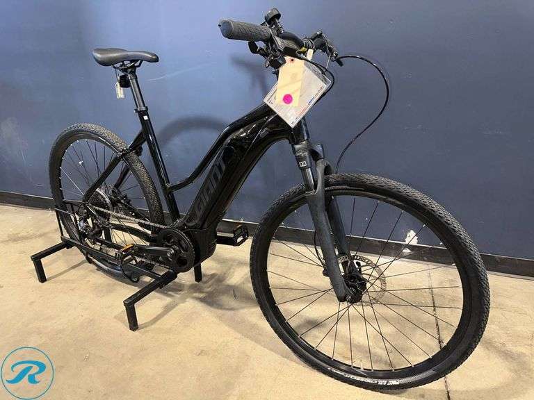 Giant Roam E+ Electric Bike, Trektro Components, Hydraulic Disc Brakes