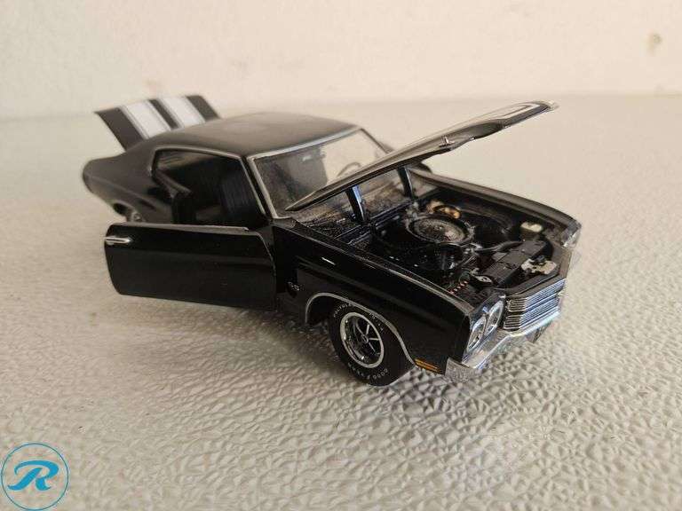 1970 Chevrolet Chevelle SS Diecast Model Car - Roller Auctions