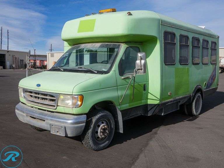 1997 Ford E450 Super Duty 14-Passenger Shuttle Bus