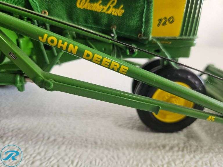 John Deere 720 Diecast Model Tractor - Roller Auctions