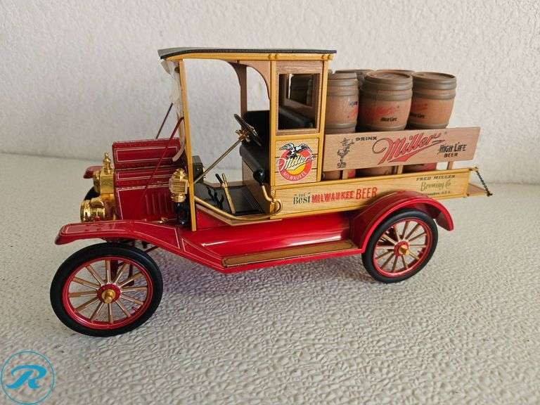 (4) Diecast Model Vehicles Featuring Early 20th Century Ford Trucks and Cars - Roller Auctions