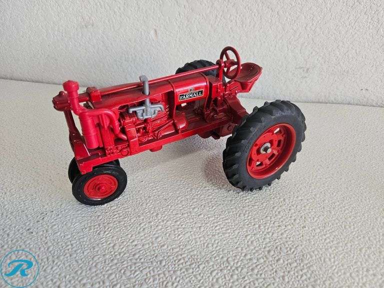 (2) McCormick-Deering Farmall Diecast Model Tractors, Models, F-12 and F-20 - Roller Auctions