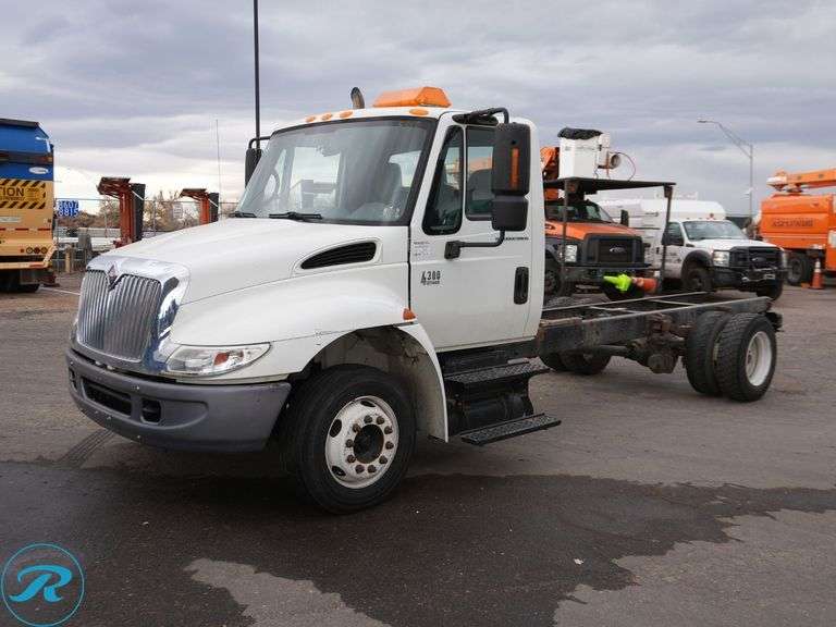 2004  International  4300  RWD  S/A Cab and Chassis
