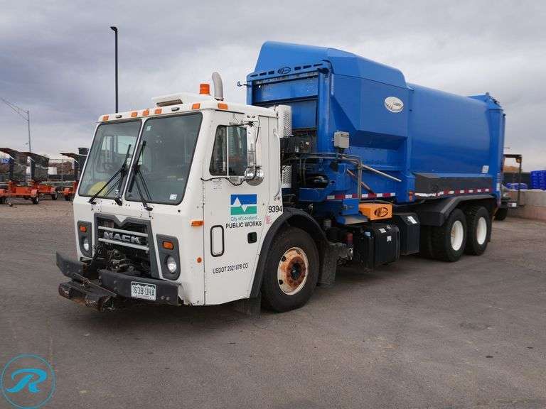 2011  Mack  LEU613  T/A Side Loader Trash Truck
