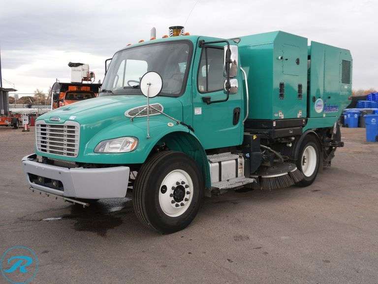 2017  Schwarze  M6 Avalanche  Street Sweeper