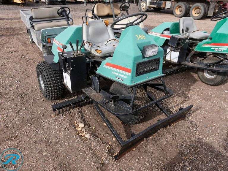 2000 Cushman Groom Master Ride-On Bunker Rake - Roller Auctions