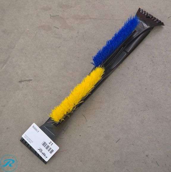 (2) Bigfoot Snow Tools 21-Inch Deluxe Snowbrush