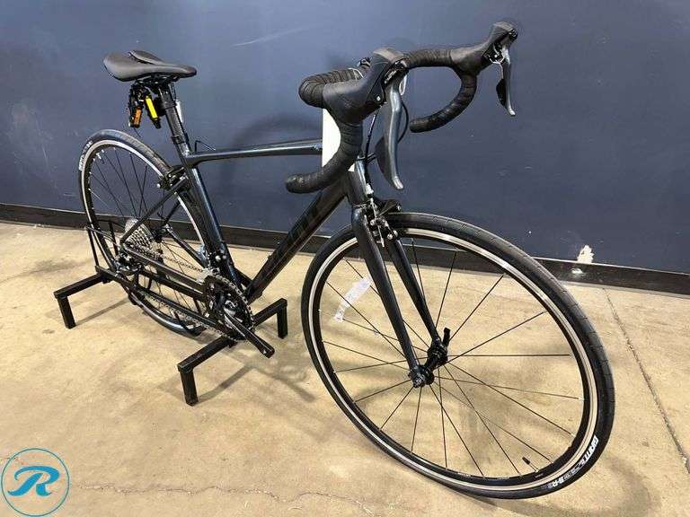 Giant Contend Road Bike, Shimano Components, FSA Crankset, Size Small