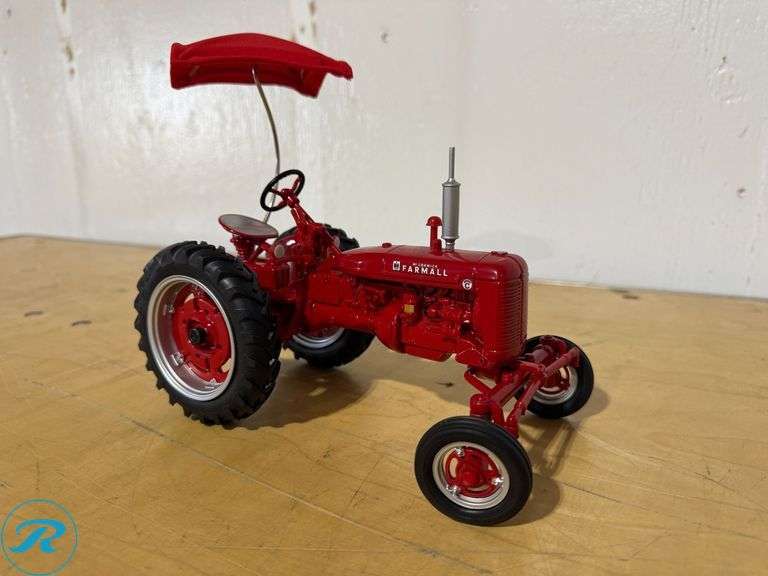 McCormick Farmall Model H Diecast Model Tractor - Roller Auctions