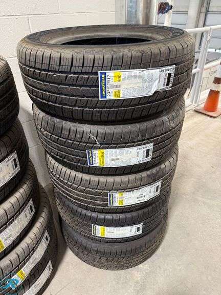 (5) Unused 2020 Goodyear Assurance Comfort Drive Tires, 235/60R17