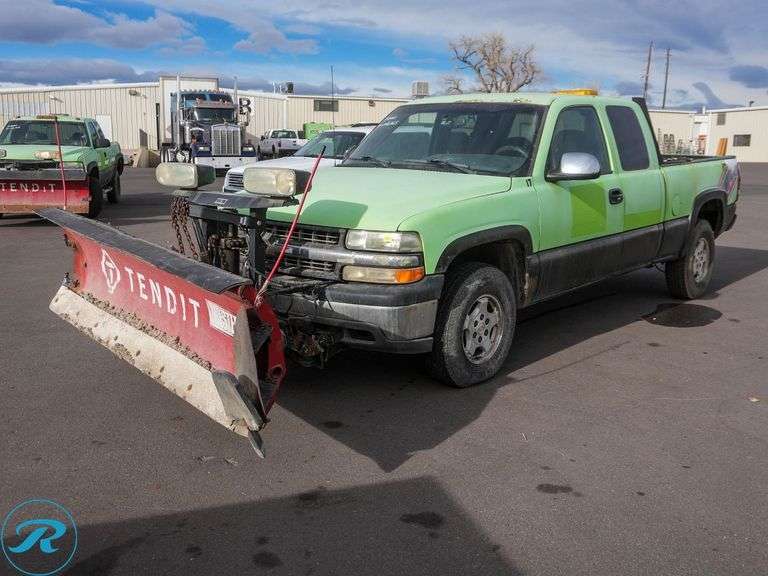 2001 Chevrolet Silverado 1500 4WD Super Cab Pickup