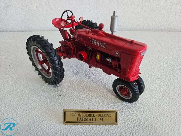 McCormick-Deering Farmall M 1939 Diecast Model Tractor