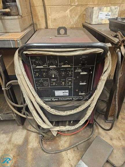 Thermal Arc Tigwave 250 AC/DC Welding Machine