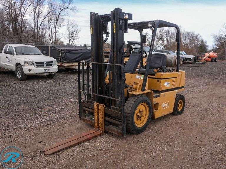 Caterpillar  V40D  Forklift
