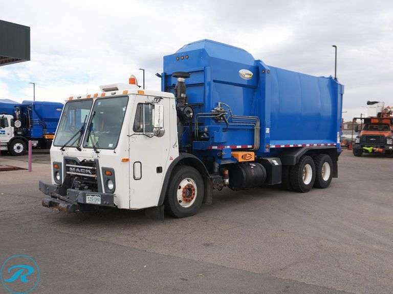 2010  Mack  LEU613  T/A Side Loader Trash Truck