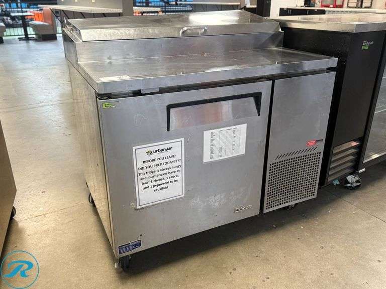 Turbo Air TPR-44SD-N Refrigerated Sandwich Prep on Casters
