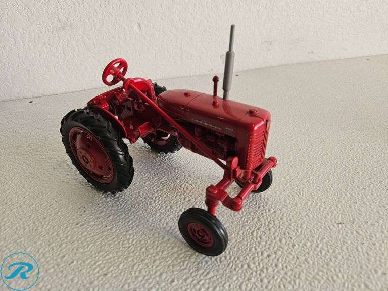 (3) Die-Cast Farm Tractor Models Farmall & International Cub - Roller Auctions