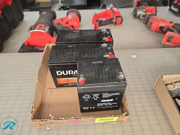 (3) Batteries, Duracell and Casil - Roller Auctions