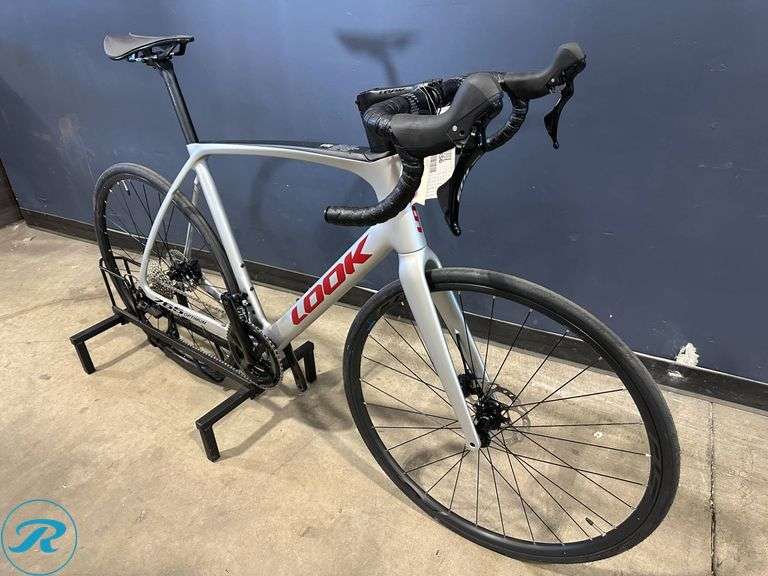 Look 765 Optimum Road Bike, Shimano 105 Components, Size Large