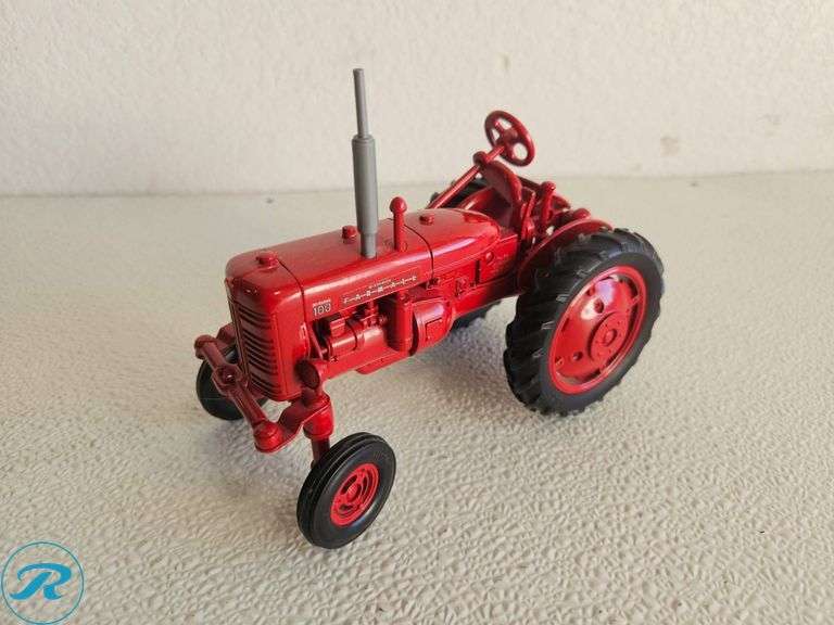(3) Die-Cast Farm Tractor Models Farmall & International Cub - Roller Auctions