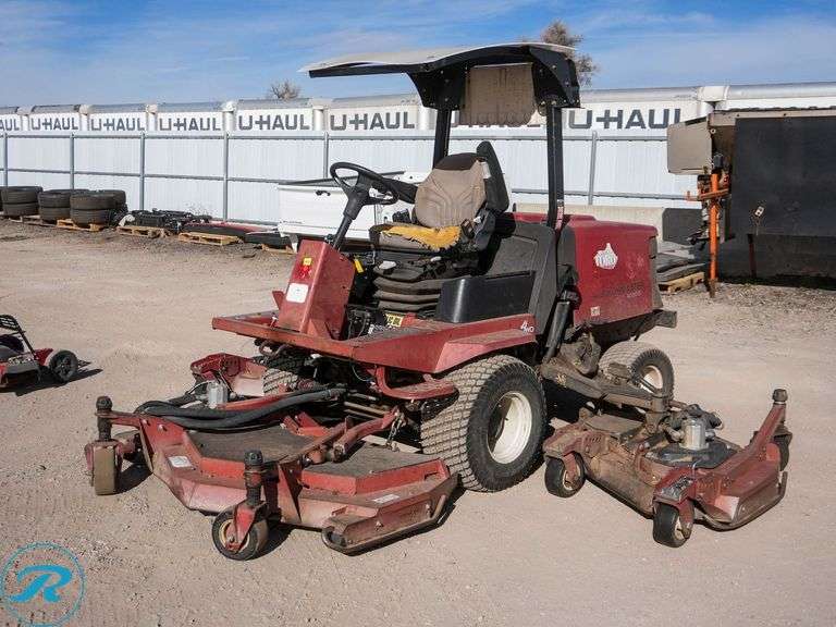 2008 Toro GroundMaster 4000D 4WD Ride-On Bat Wing Mower