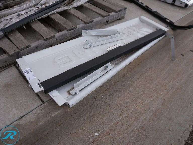 (2) Reading Utility Bed Tailgates
