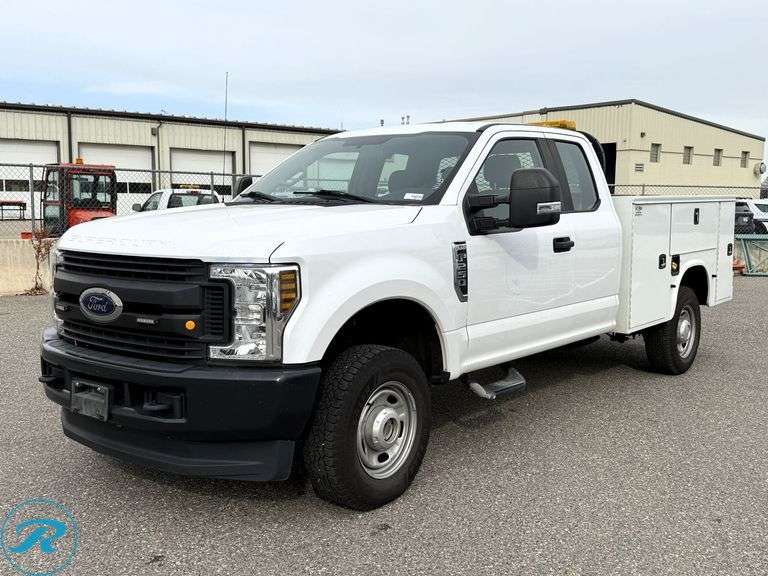 2019  Ford  F250   Super Duty XL  4WD Super Cab  Utility Truck