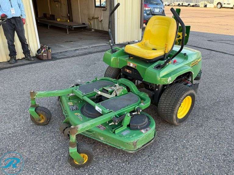 John Deere F680 ZTrak FWD Ride-On Zero-Turn Mower