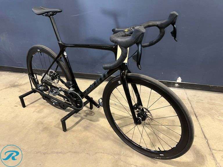 Giant TCR Road Bike, SRAM Rival Components, Size M/L