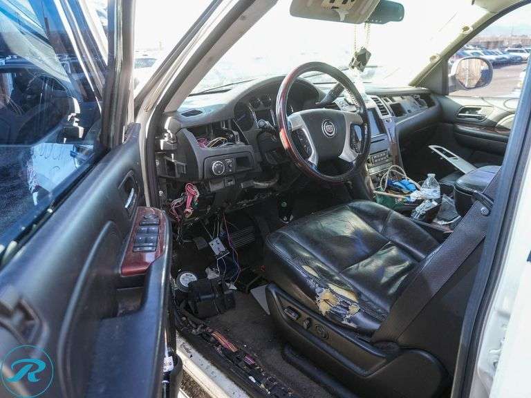 2008  Cadillac  Escalade   AWD - Roller Auctions