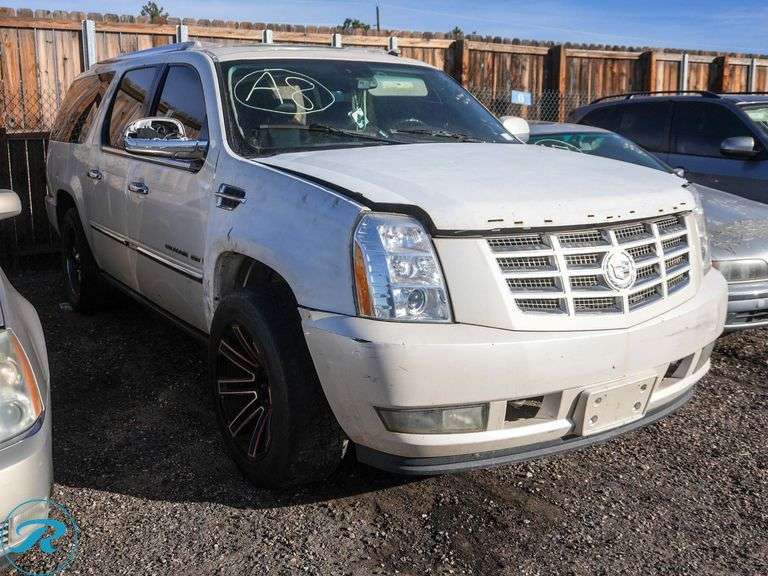 2008  Cadillac  Escalade   AWD - Roller Auctions
