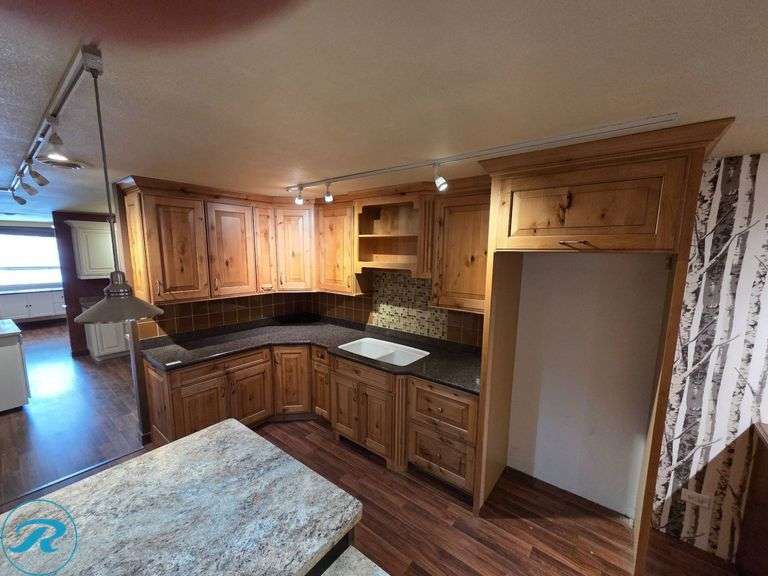 14-Piece Kitchen Cabinet Set, Woodland Prescott Rustic Alder Natural with Chocolate Glaze, Soft-Close Doors and Drawers with Laminate Countertop - Roller Auctions