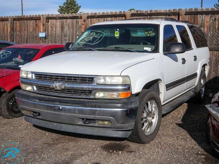 2005  Chevrolet  Suburban 1500 LS  4WD