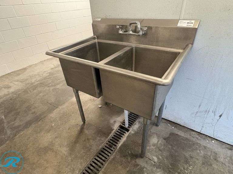 2-Compartment Wash Sink, 27in x 40in