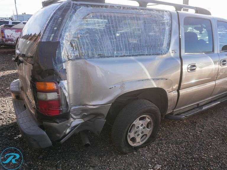2002  Chevrolet  Suburban 1500 LS  4WD - Roller Auctions