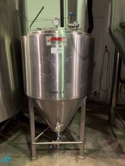 DME B382-4 Jacketed Conical Fermentation Tank