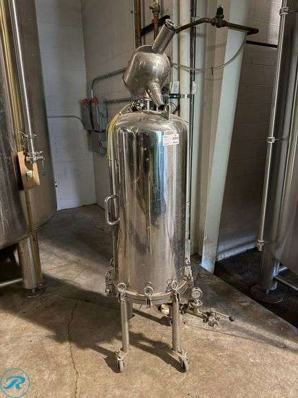 Stainless Steel CIP System with Fittings and Pressure Gauge on Casters