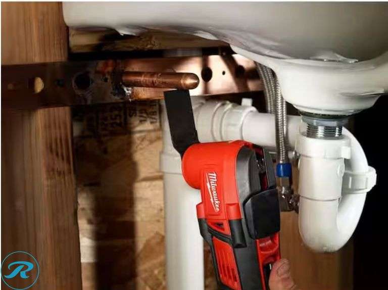 Milwaukee M18 18V Lithium-Ion Cordless Oscillating Multi-Tool (Tool-Only) - New/Not in Retail Packaging - Roller Auctions