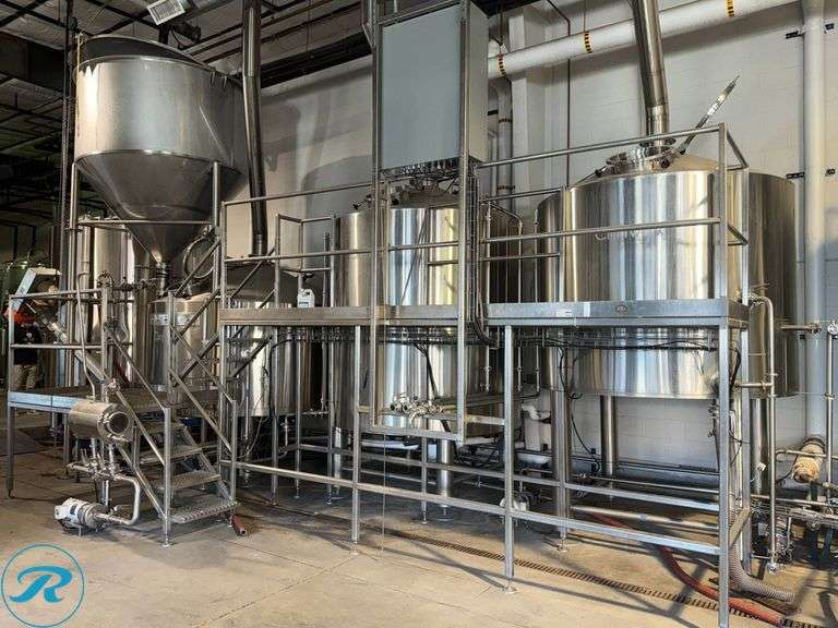Craftwerk (3) Vessel 30 BBL Brewhouse with Wash Tank, Kettle , Whirlpool, Feeding Tank, Spent Grain Pump, Brewers Platform, Pumps and Control Panels - Roller Auctions