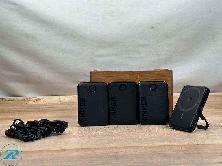 (2) Anker MagGo Magnetic Wireless Charging 5,000 mAh Power Bank, 2-pack - Used