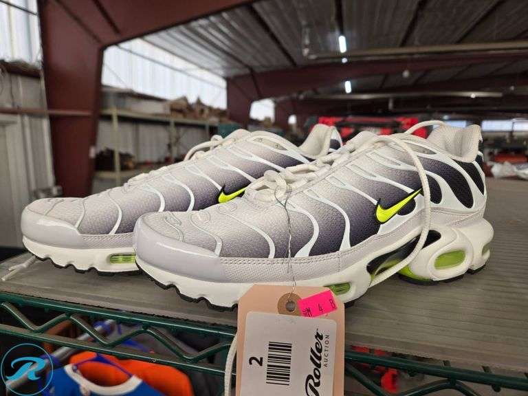 Nike Air Max Plus Shoes in Gray with Green Accents, US Size 9.5