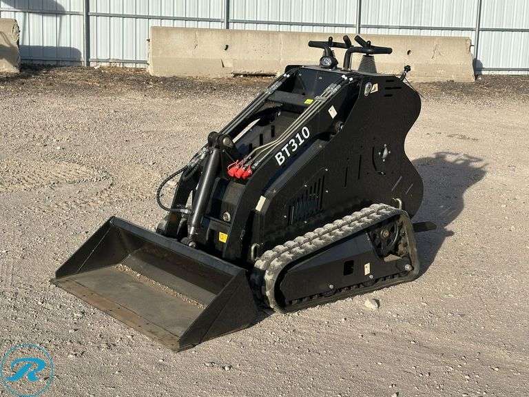 New 2025 Bison Tek BT310 Crawler Mini Skid Steer Loader - Roller Auctions