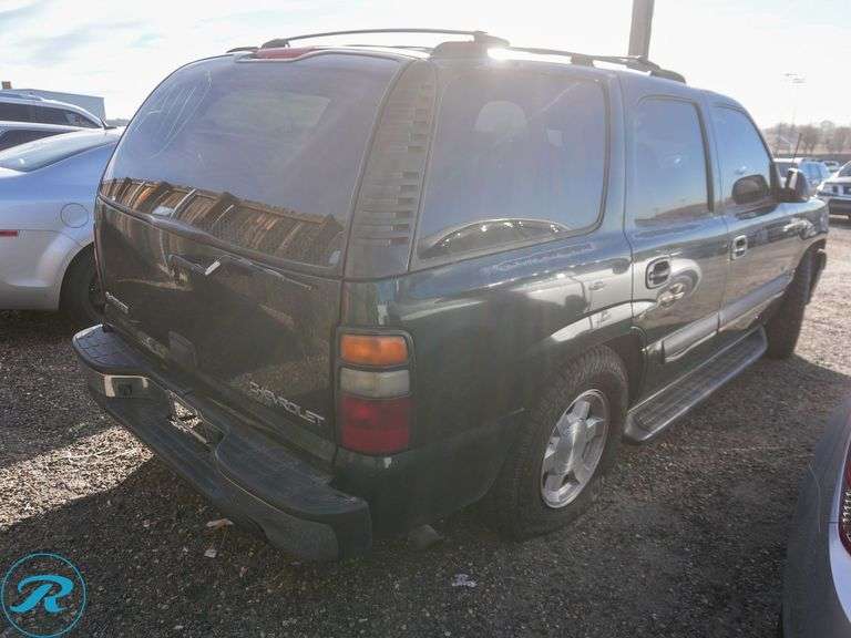 2004  Chevrolet  Tahoe LS  4WD - Roller Auctions