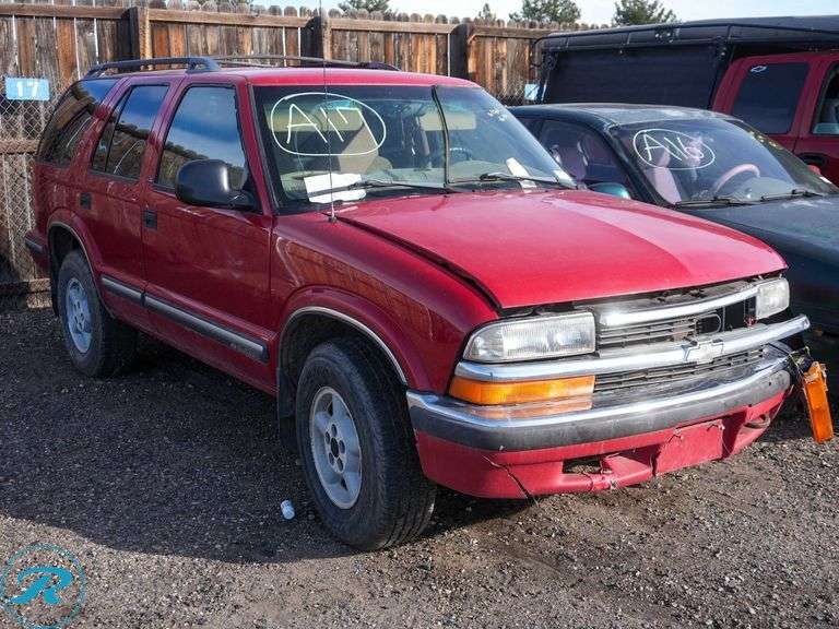 1998  Chevrolet  Blazer  4WD - Roller Auctions