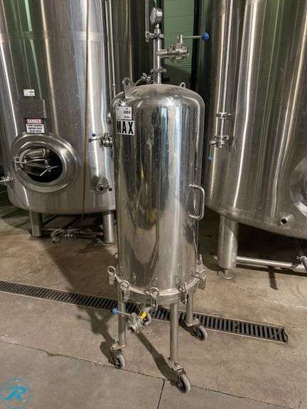 Stainless Steel CIP System with Fittings and Pressure Gauge on Casters