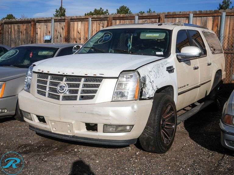 2008  Cadillac  Escalade   AWD - Roller Auctions