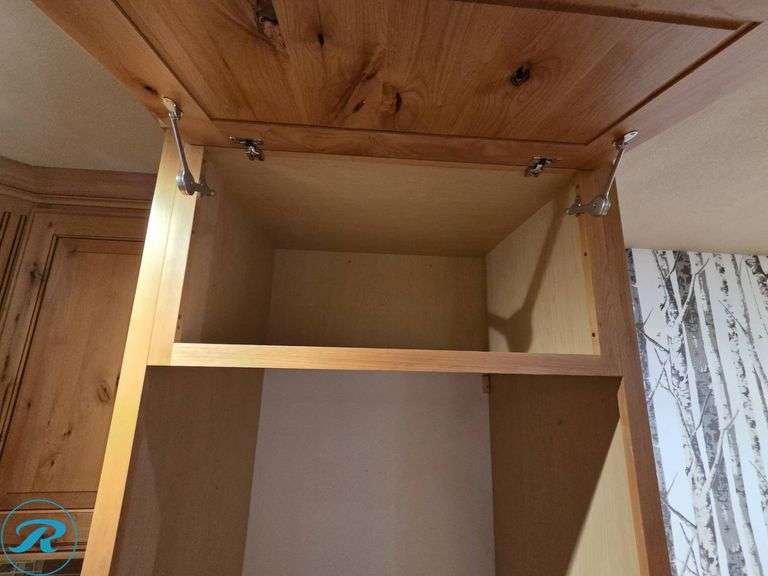 14-Piece Kitchen Cabinet Set, Woodland Prescott Rustic Alder Natural with Chocolate Glaze, Soft-Close Doors and Drawers with Laminate Countertop - Roller Auctions