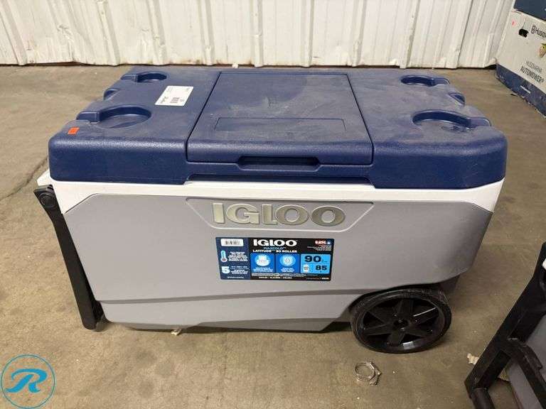 New Igloo MaxCold Latitude 90 Qt Roller Cooler with Insulated Lid - Roller Auctions