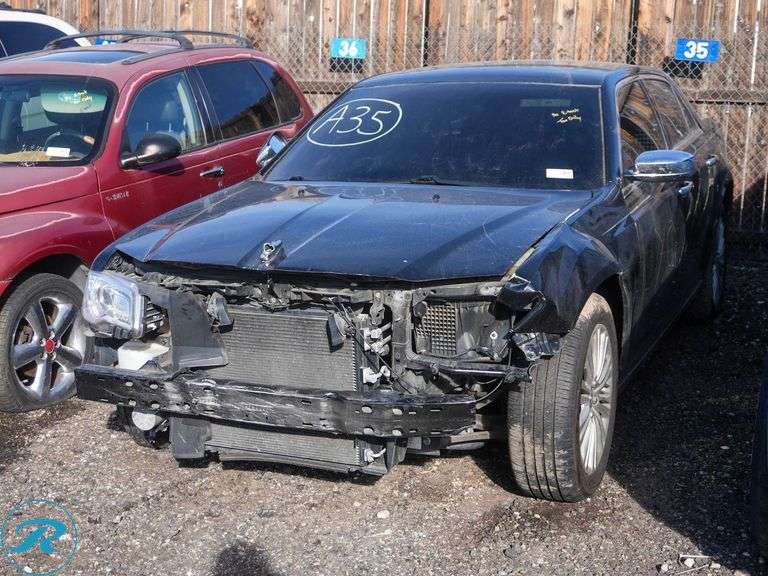 2014  Chrysler  300   AWD - Roller Auctions